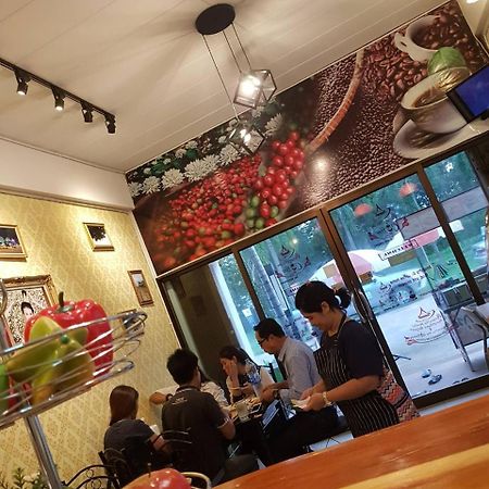 Amaretto Hostel 수랏타니 외부 사진