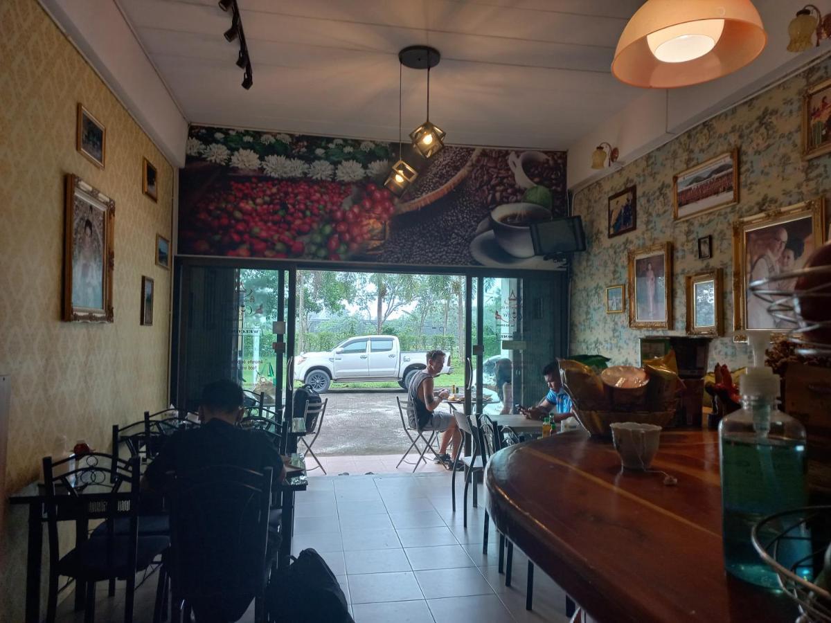 Amaretto Hostel 수랏타니 외부 사진