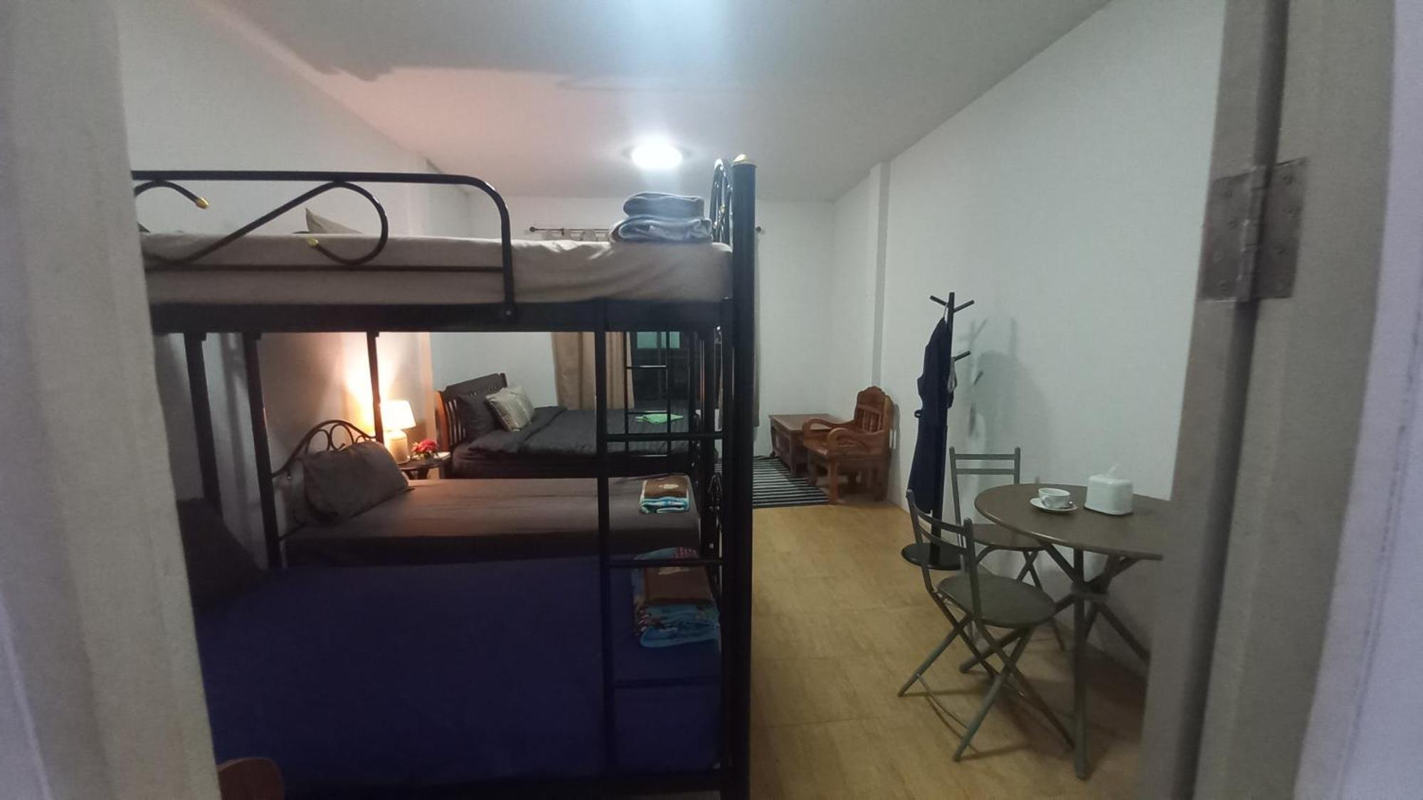 Amaretto Hostel 수랏타니 외부 사진
