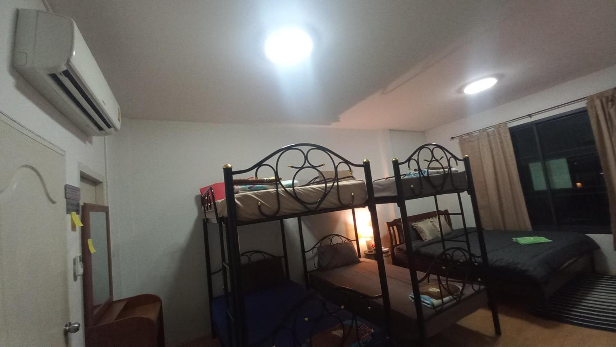 Amaretto Hostel 수랏타니 외부 사진