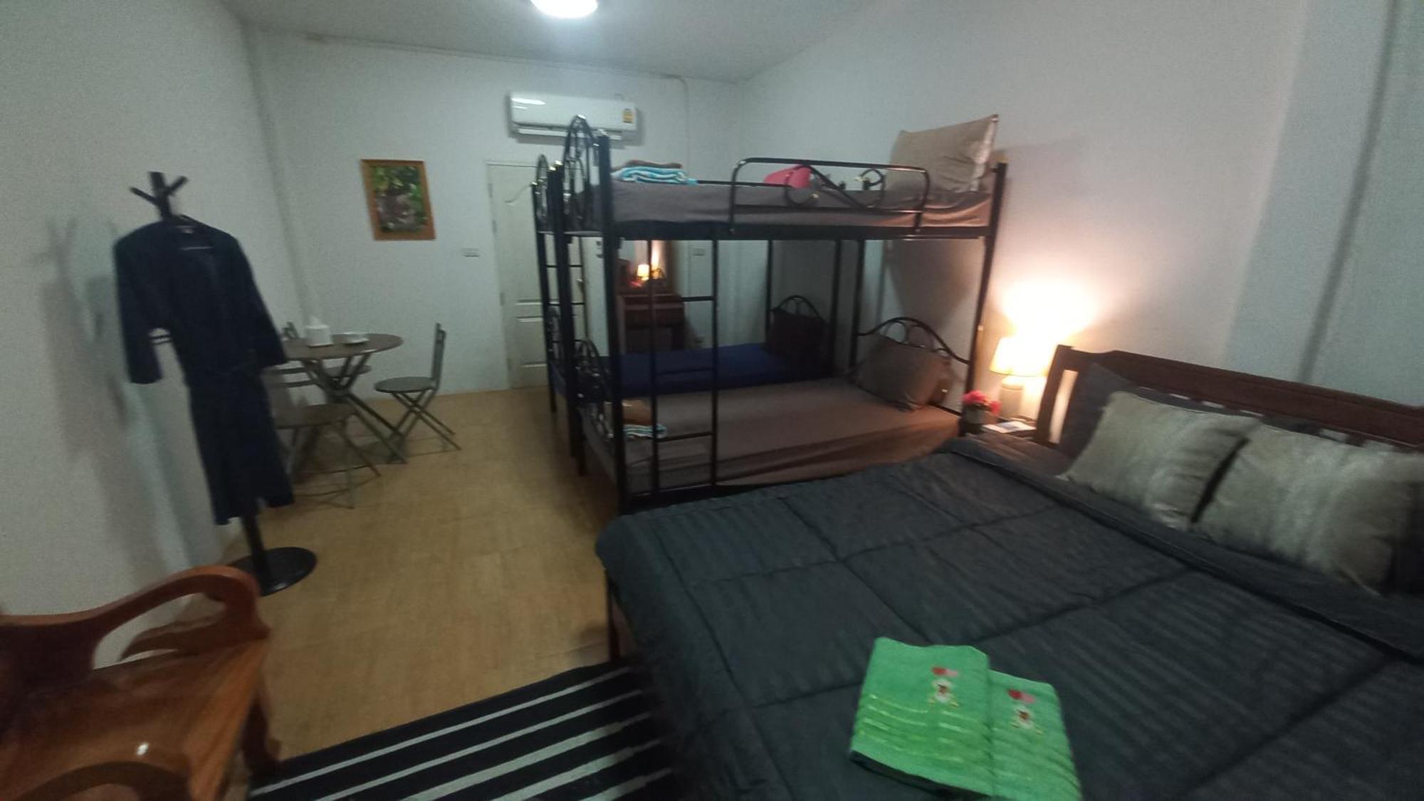 Amaretto Hostel 수랏타니 외부 사진
