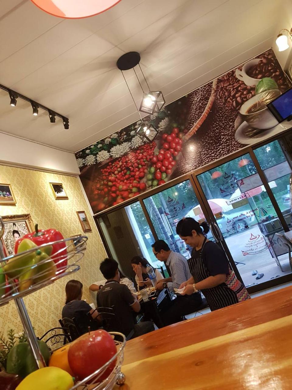 Amaretto Hostel 수랏타니 외부 사진